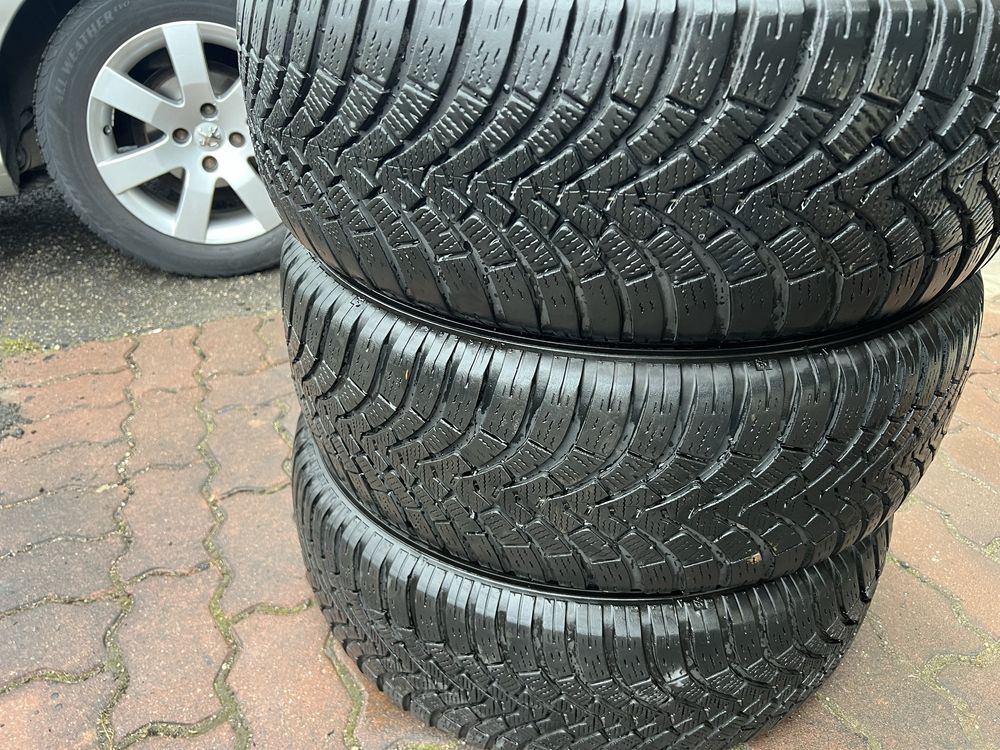 225/60/16 Falken Eurowinter HS01
