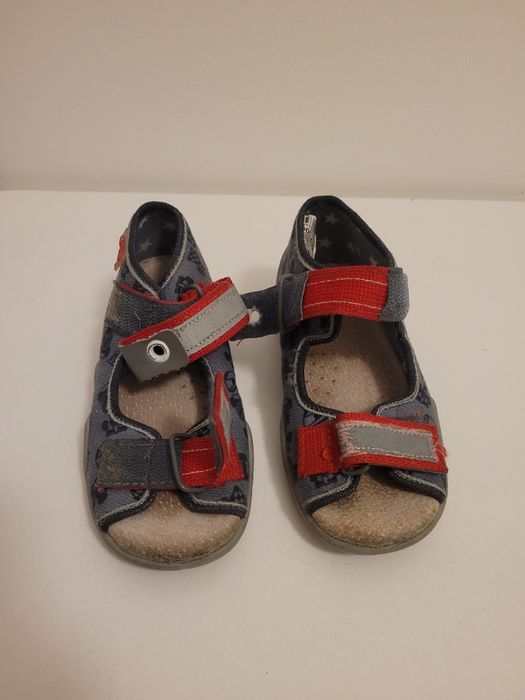 Sandały chłopięce 23 dziecięce buty buciki skórzane wewnątrz, na rzepy