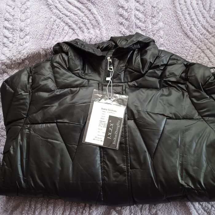 Куртка жіноча розмір М, L з хутром на капюшоні