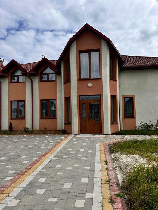 Оренда великого будинку біля курортного Трускавця, в с. Доброгостів!