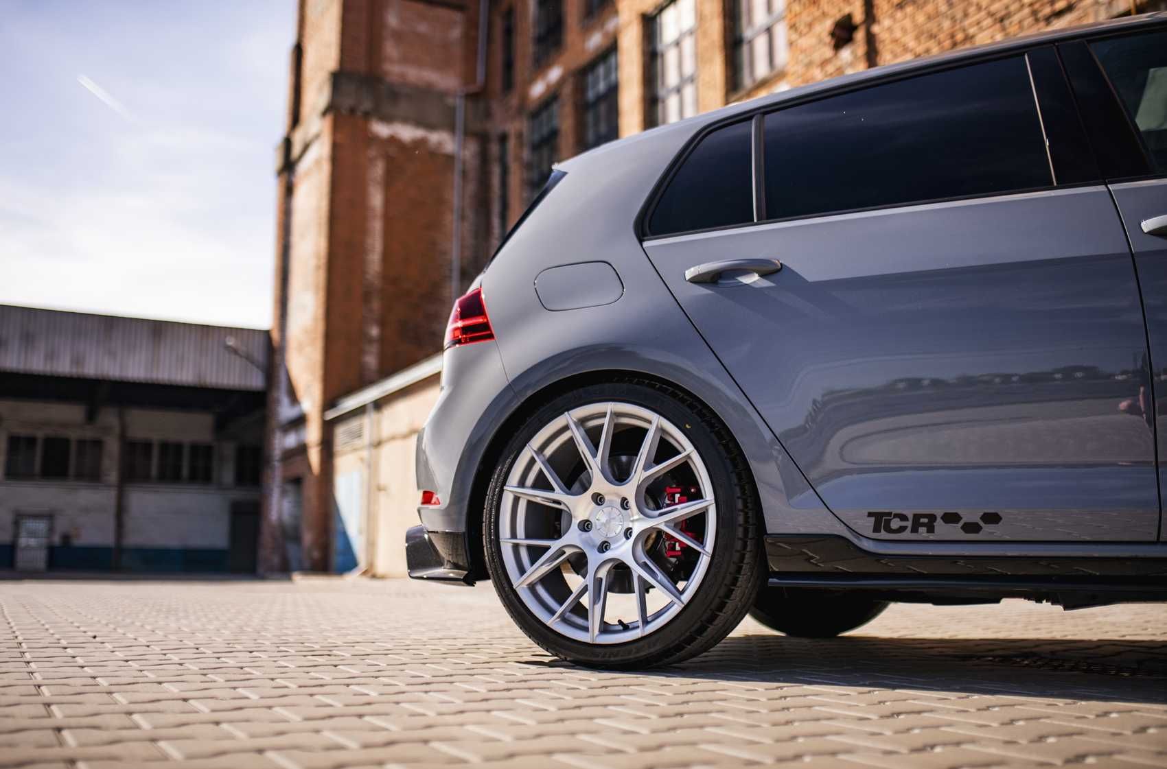 Felgi JR42 Flow Form 19" 8,5J ET45 5x112 VW GOLF GTI R TCR