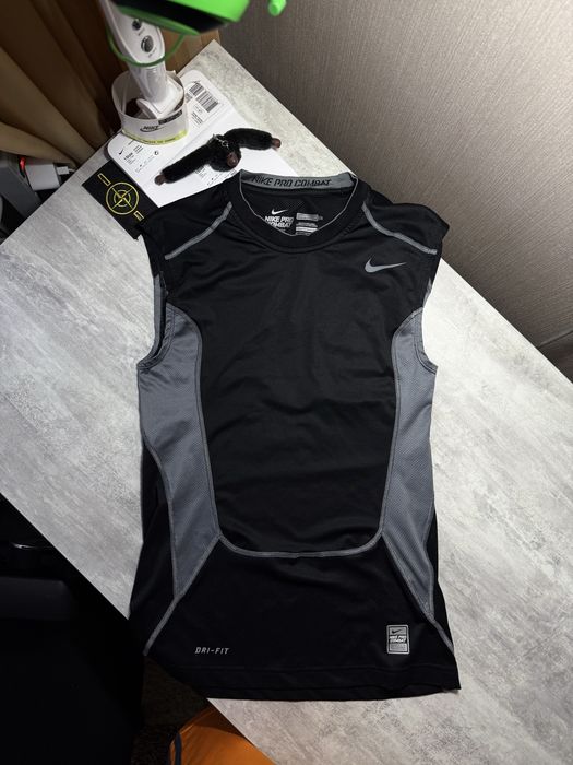 Чоловіча компресійна майка Nike Pro combat M