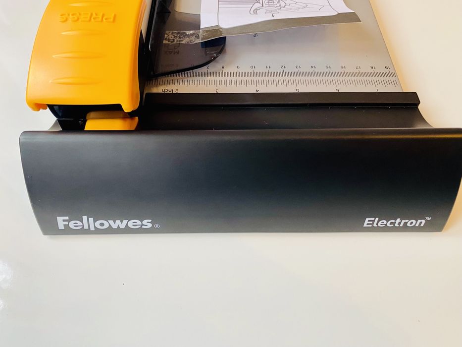 Trymer gilotyna do papieru Fellowes Elektron A4