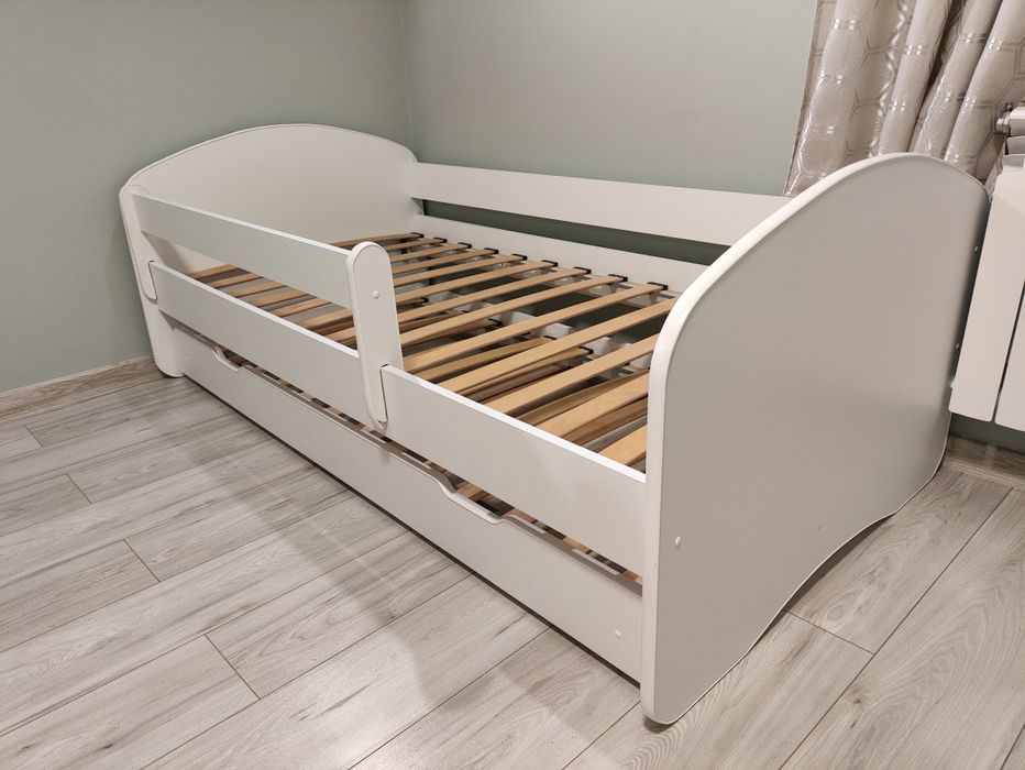 Łóżko podwójne z szufladą