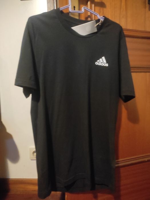 Conjunto de  T-shirts Puma Adidas Bordeaux Verde escuro e preta