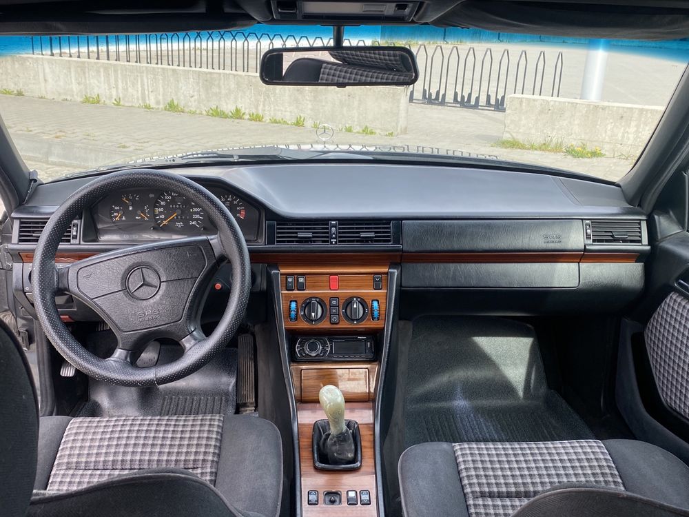 Mercedes Benz W124 E220 2.2 газ/бензин Мерседес