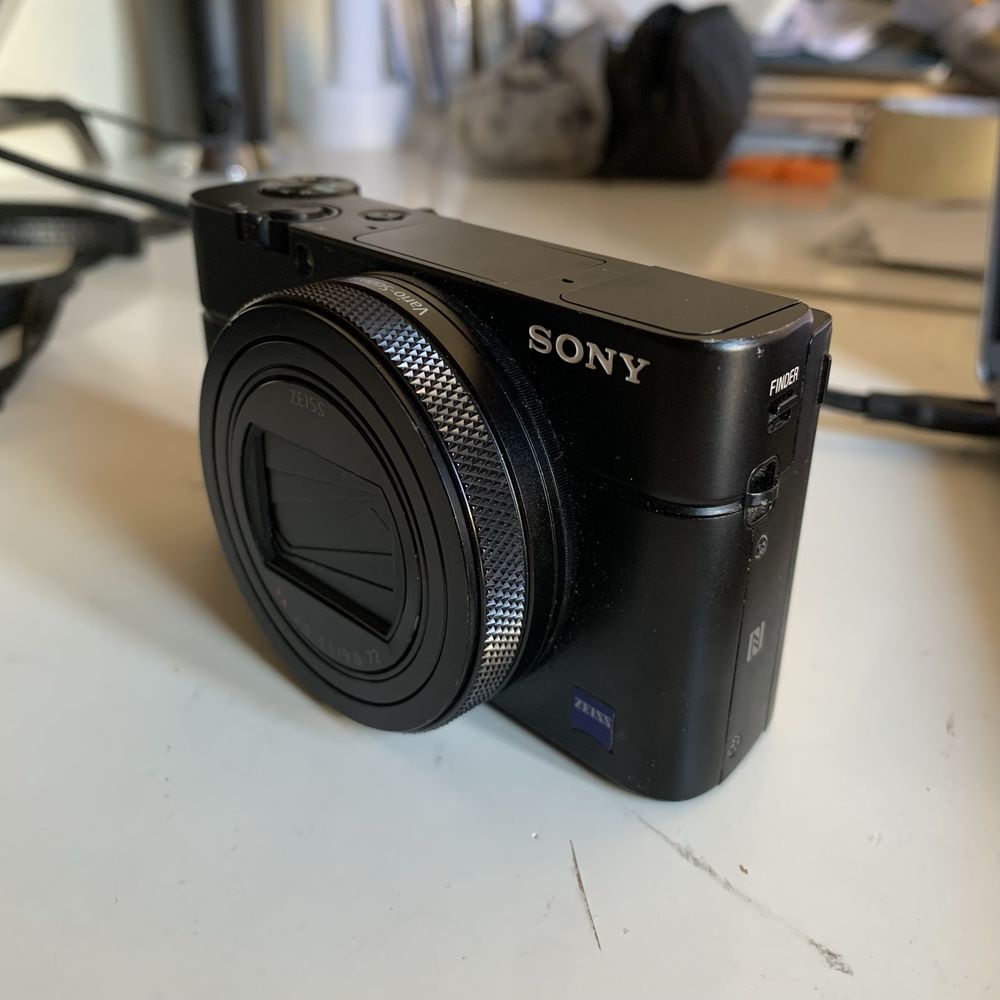 Câmara digital compacta - Sony RX100 VII
