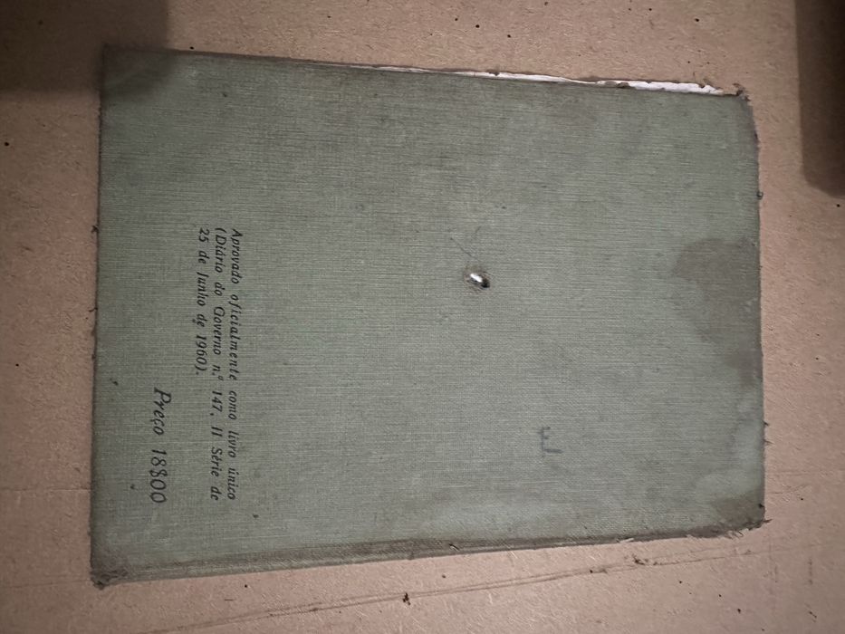 Livro antigo compêndio de zoologia