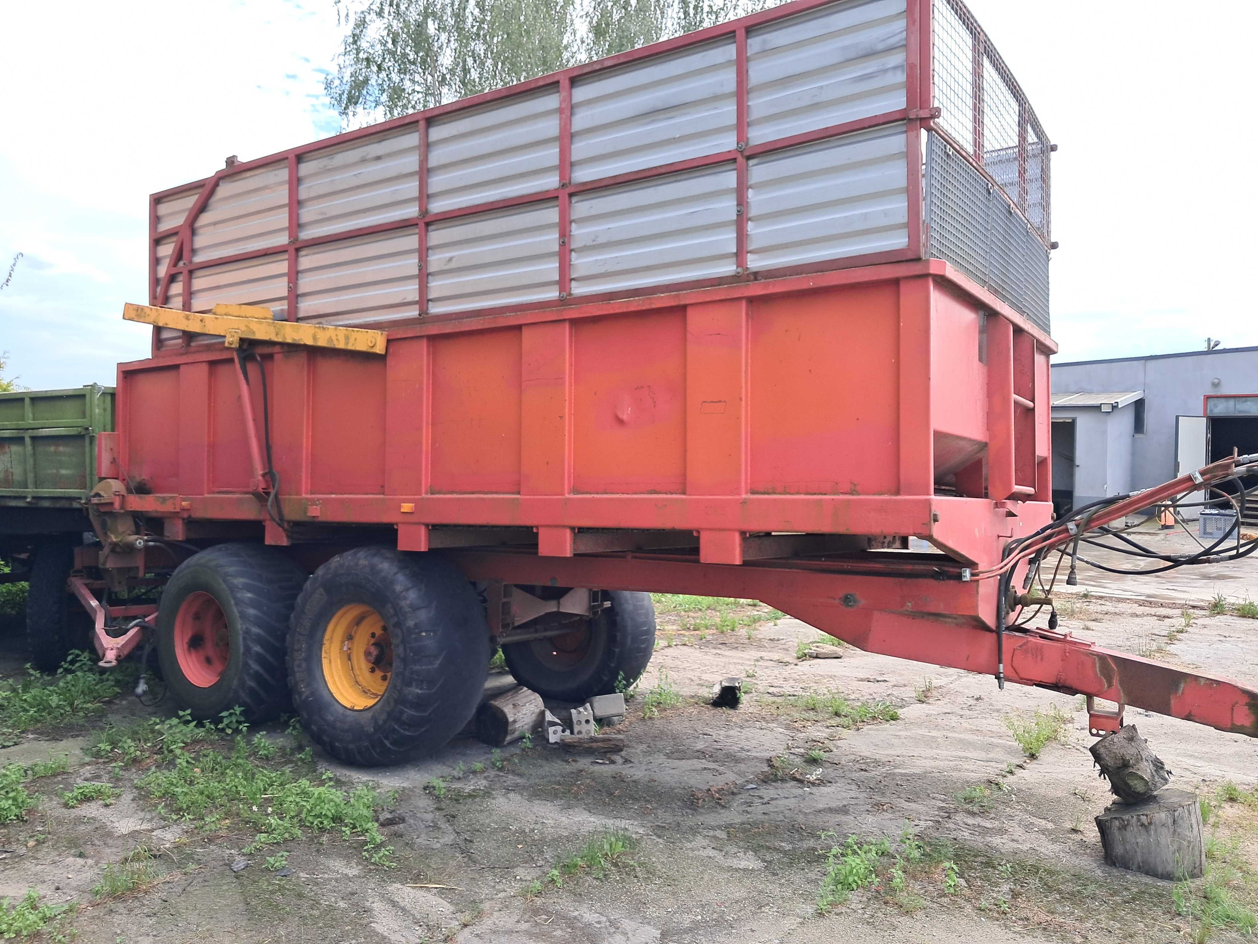 Rozrzutnik obornika przyczepa objętościowa