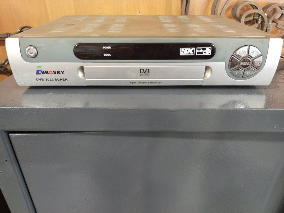Спутниковый ресивер Eurosky DVB 3023, DVD Odeon на запчасти