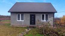 Продається затишний будинок 2021 року.