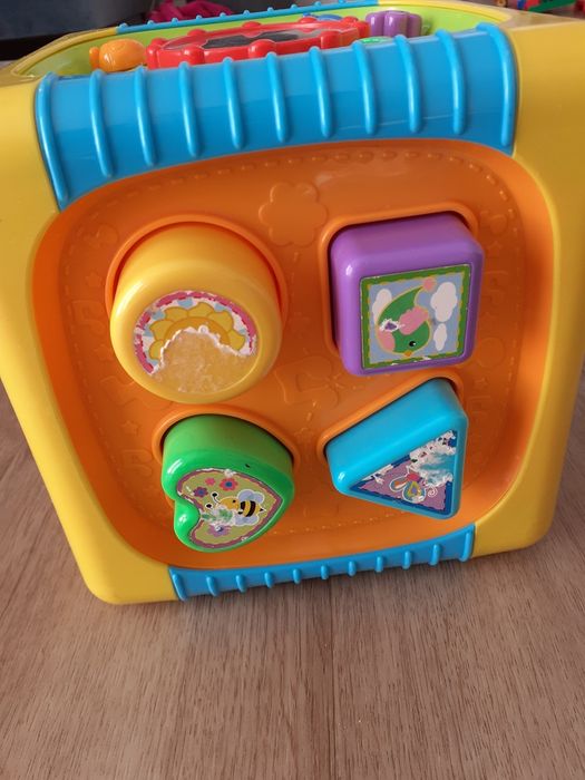 Interaktywna kostka dla dziecka