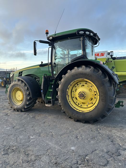 Трактор John Deere 8345R