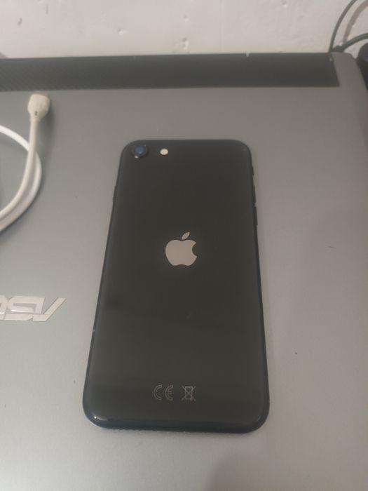 Продам IPhone SE