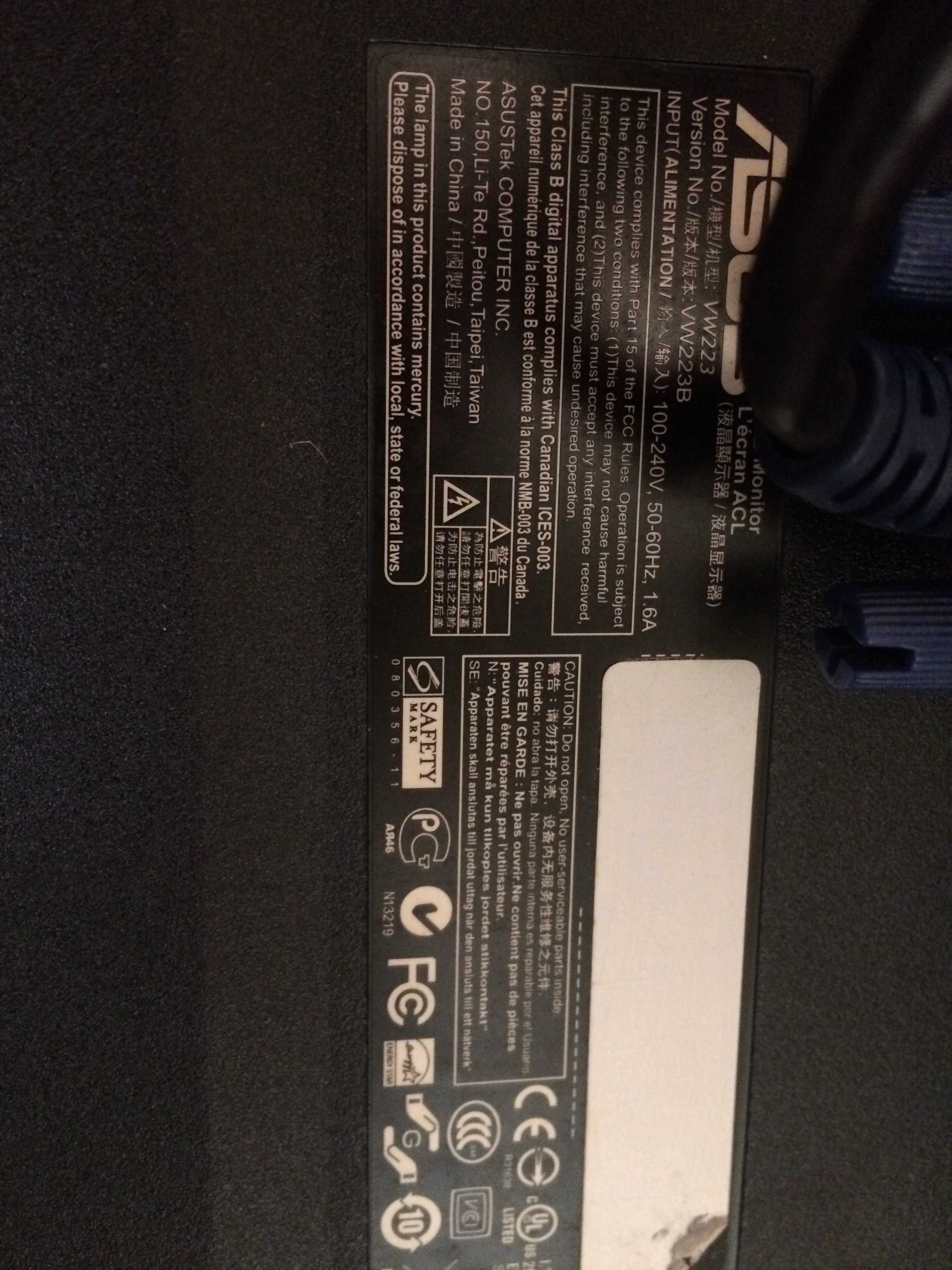 Monitor Asus Modelo VW223B com cabo (preço não negociável)
50 €