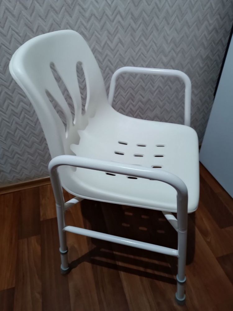 Стілець для ванної для інвалідів