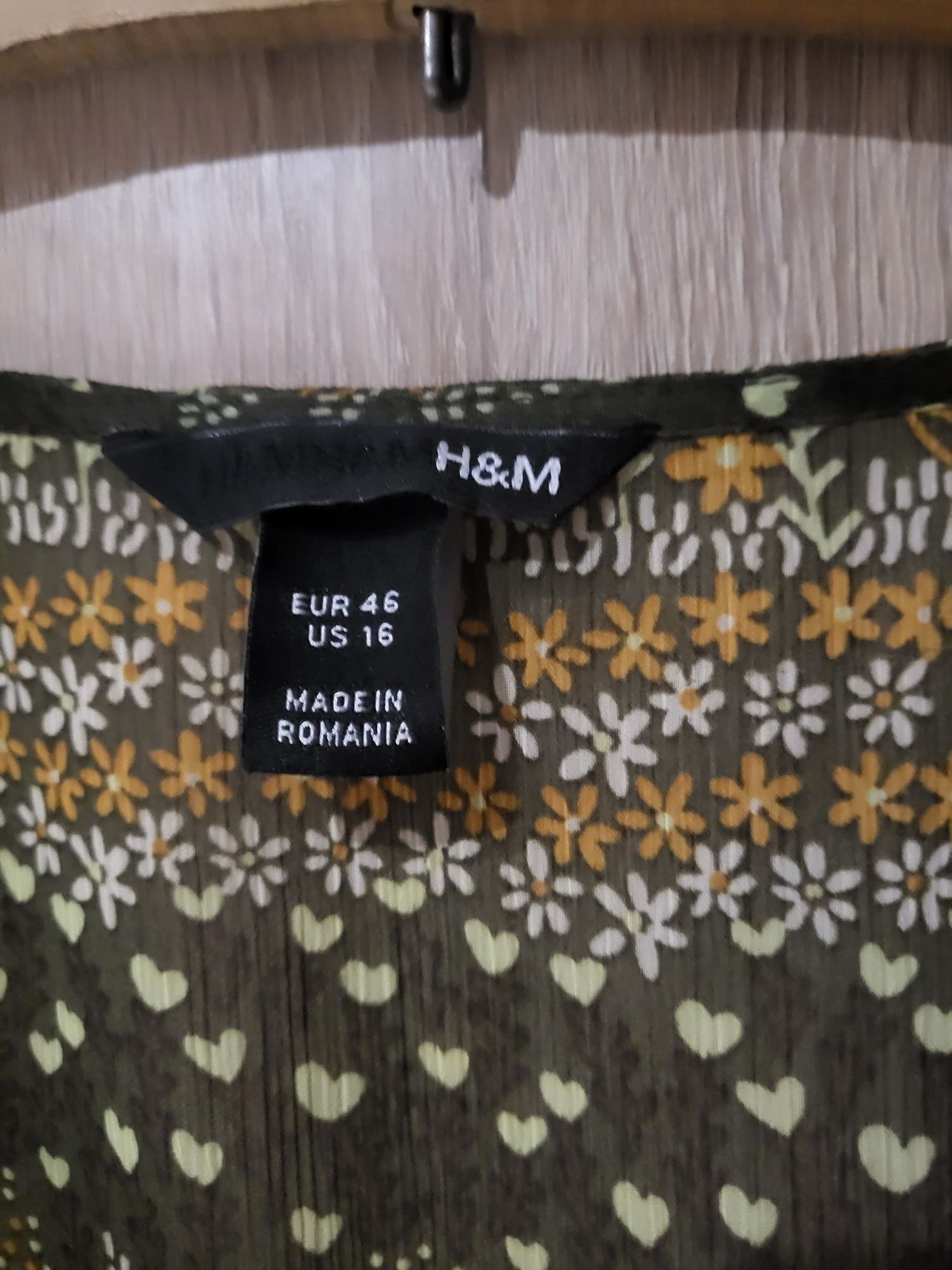 Zwiewna Duża bluzka z printem khaki H&M rozm.46