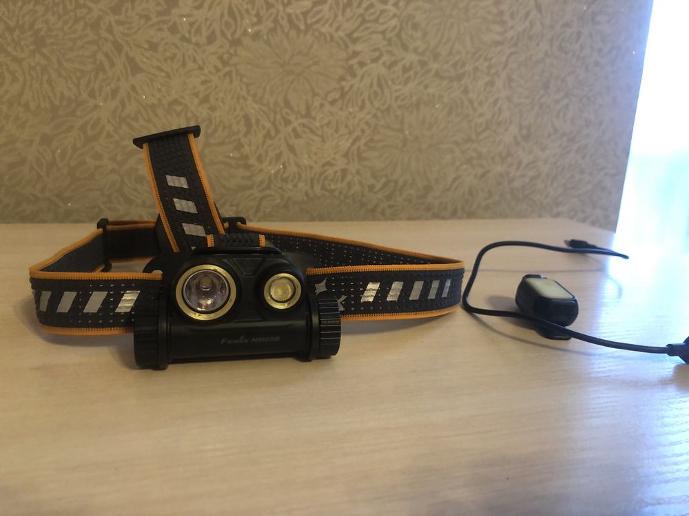 Налобний ліхтар Fenix HM65R + Ліхтар універсальний Fenix E-LITE
