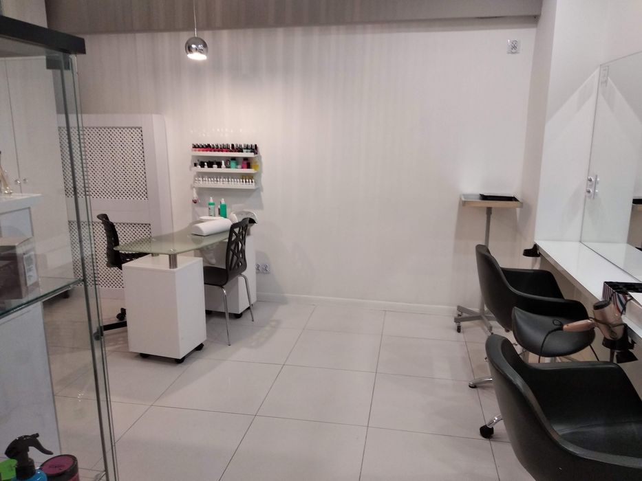 Wynajme lokal uslugowy kosmetyczny fryzjerstwo gabinet lekarski