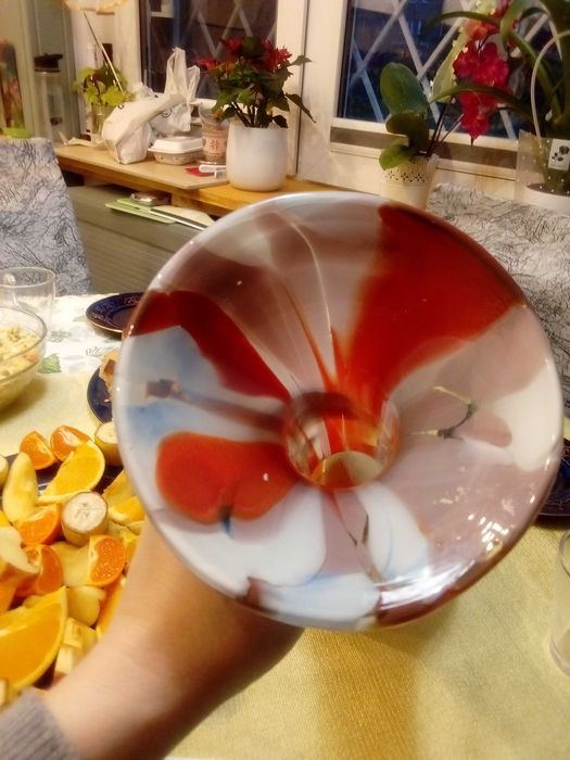 Duży z PRL ręcznie formowany wazon szklany barwiony masie tutti frutti