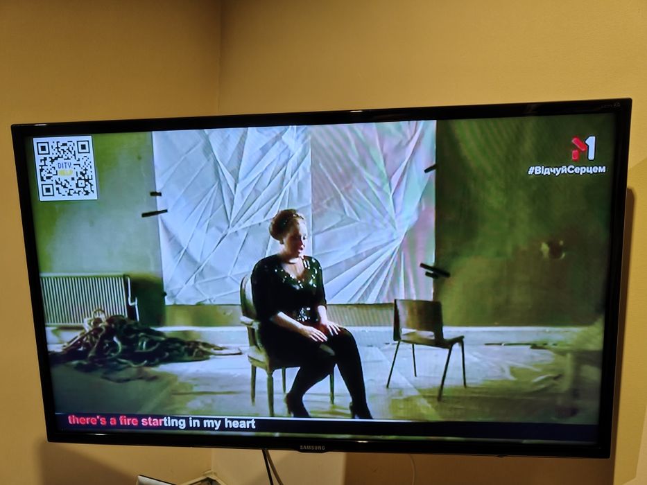 Телевізор LED Samsung 40" UE40EH6037K 3D + окуляри 3D пульт