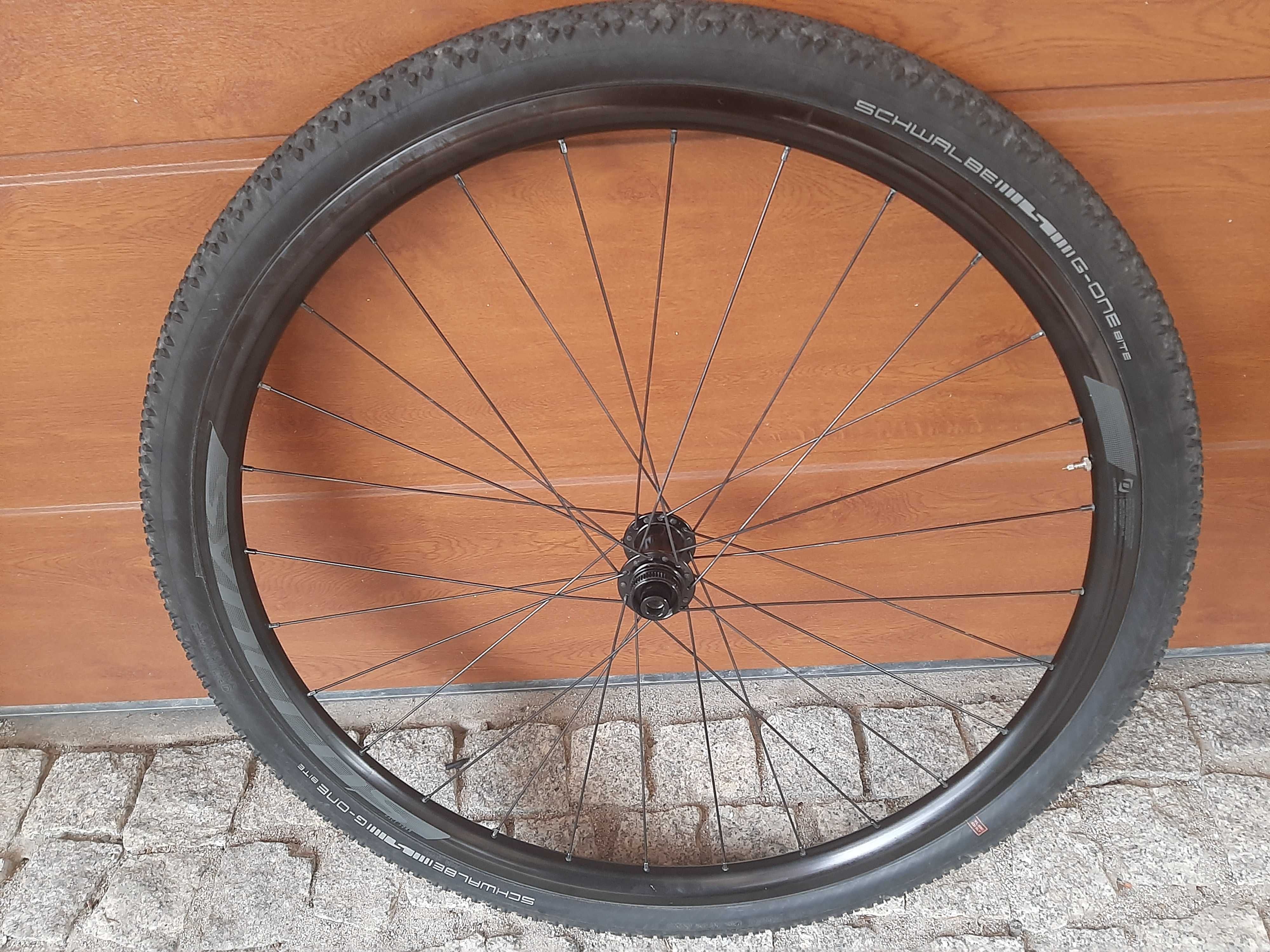 Koła gravel 28 cali z oponami