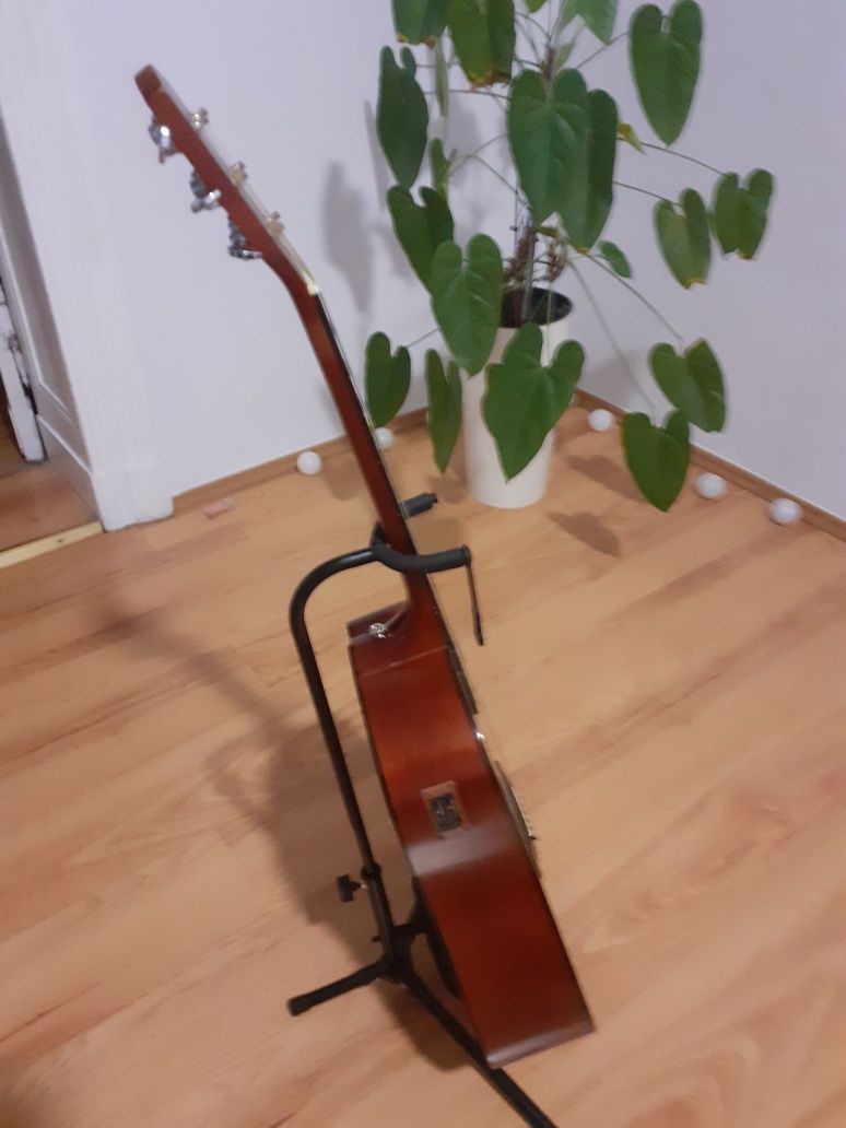 Gitara akustyczna Fender