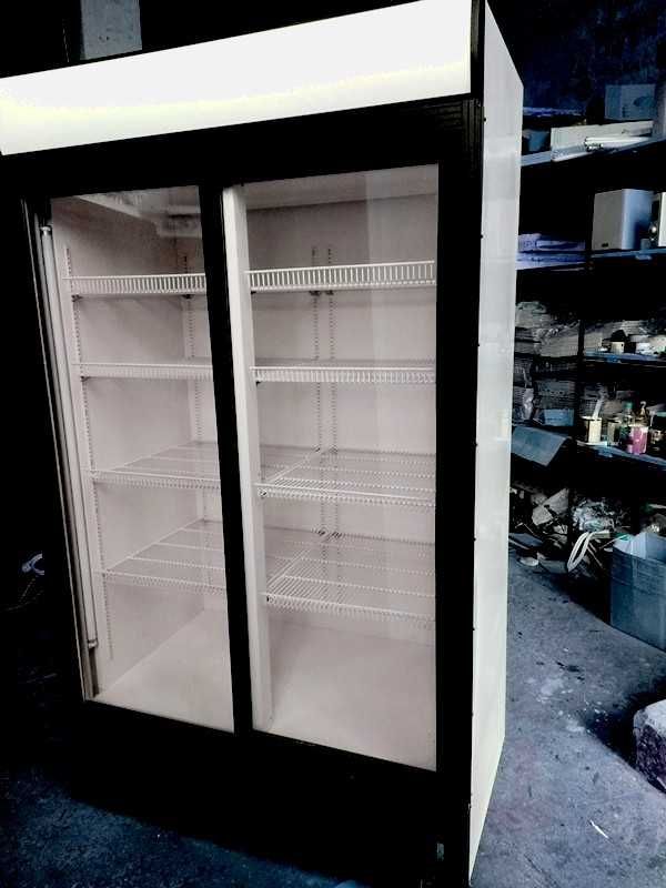 Робоча холодильна двухдверна вітрина для магазину