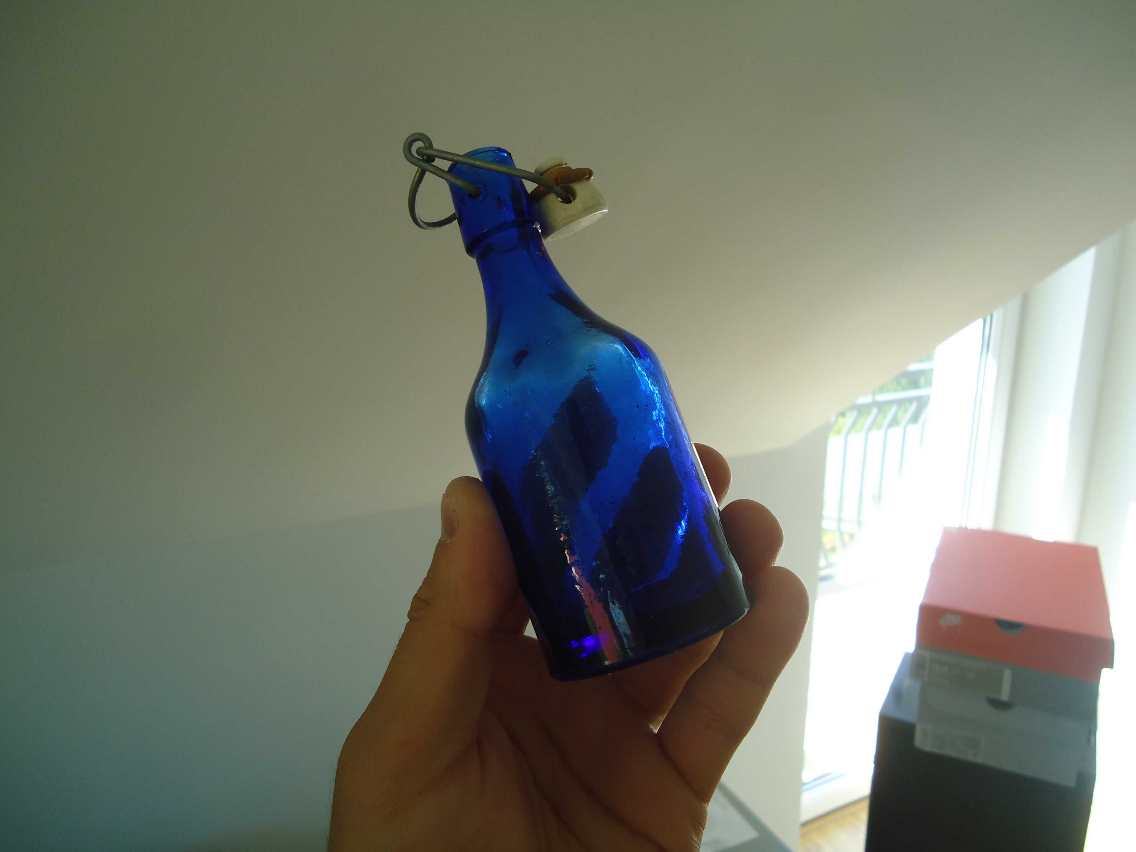 Ozdobny flakonik wazonik butelka barwione szkło vintage