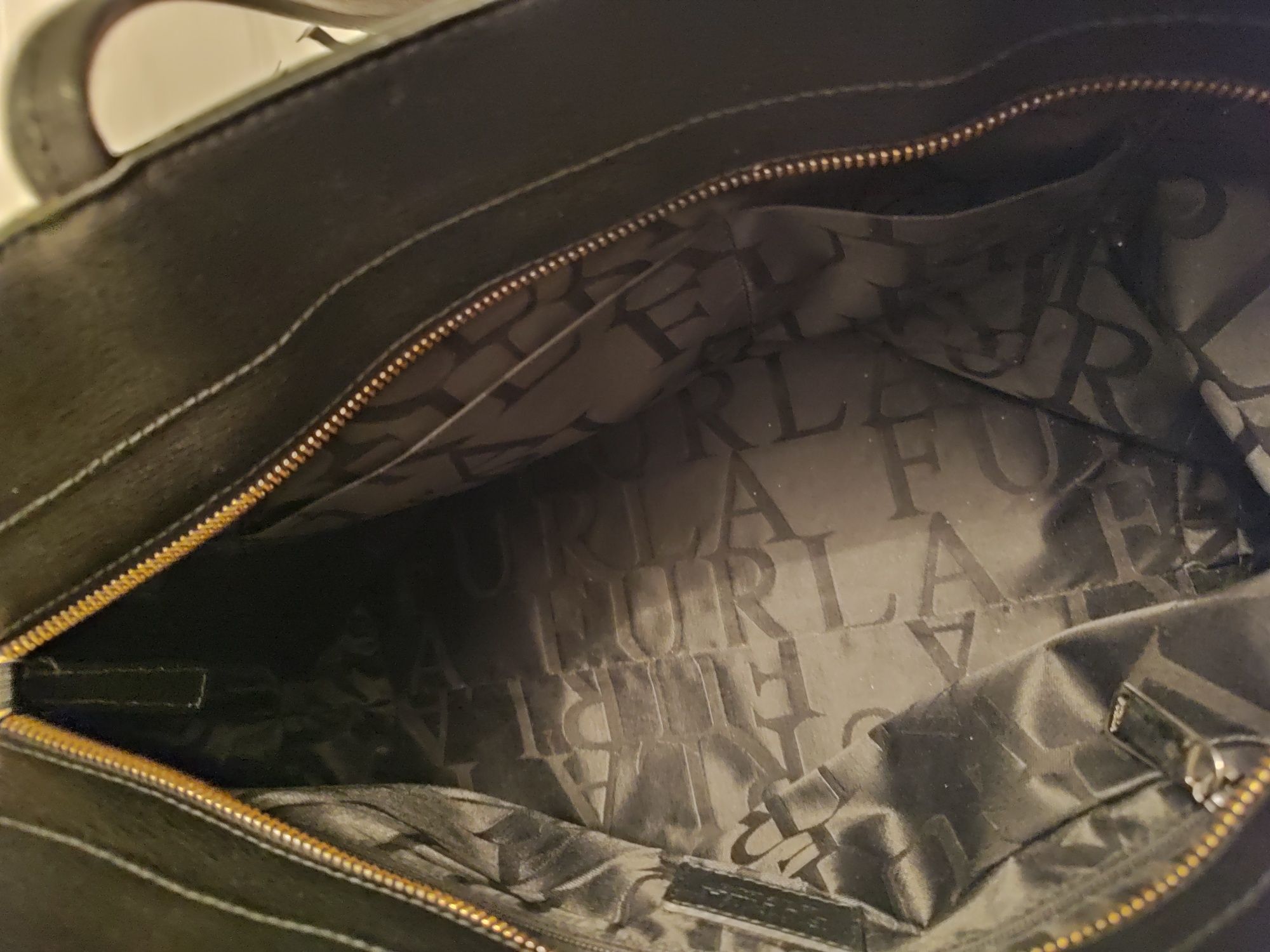 Mala Furla preta