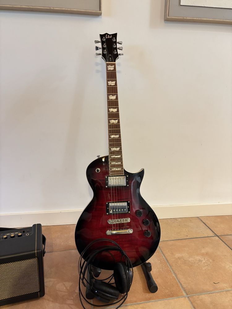 • Guitarra ESP LTD EC-256 See Thru Black Cherry + Auscultadores Akg K5