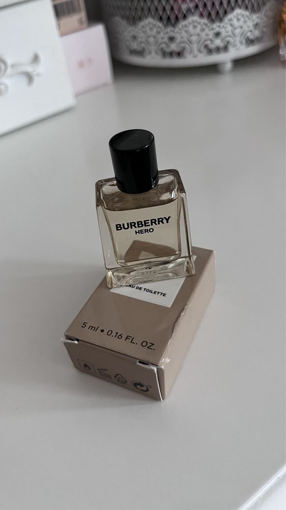 Miniaturka Burberry Hero