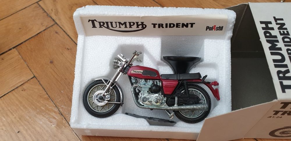 Politoys Polistil Triumph Trident z pudełkiem skala 1:24