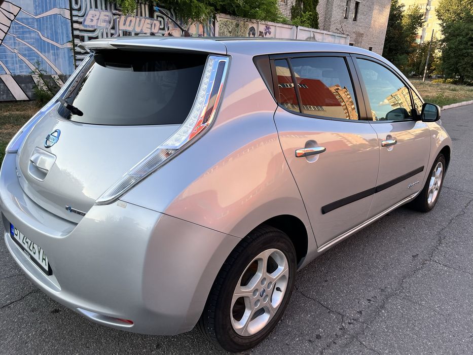 Nissan Leaf Ніссан ліф