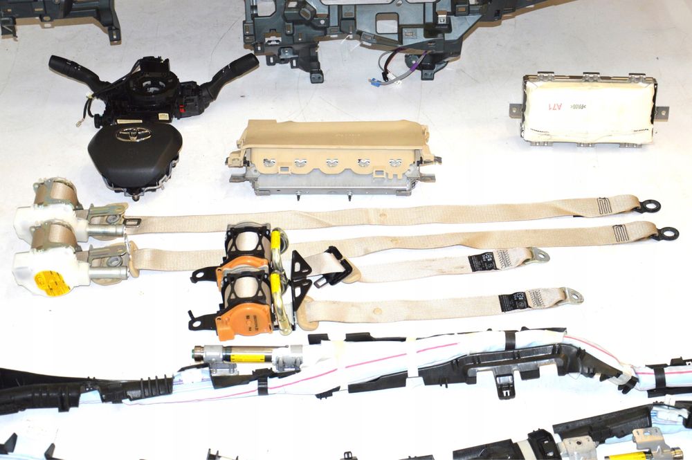 Toyota Camry 70 безопасность: подушка, шторка, ремни, торпеда РАЗБОРКА