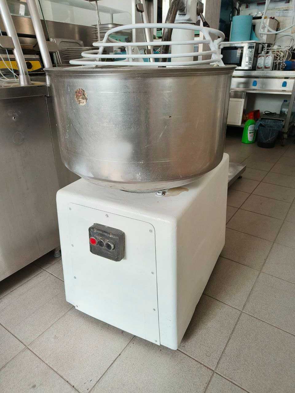 Італійський тістоміс на 60л 380В