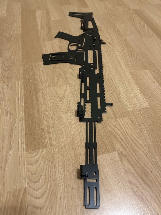 Wieszak metalowy militarny karabin