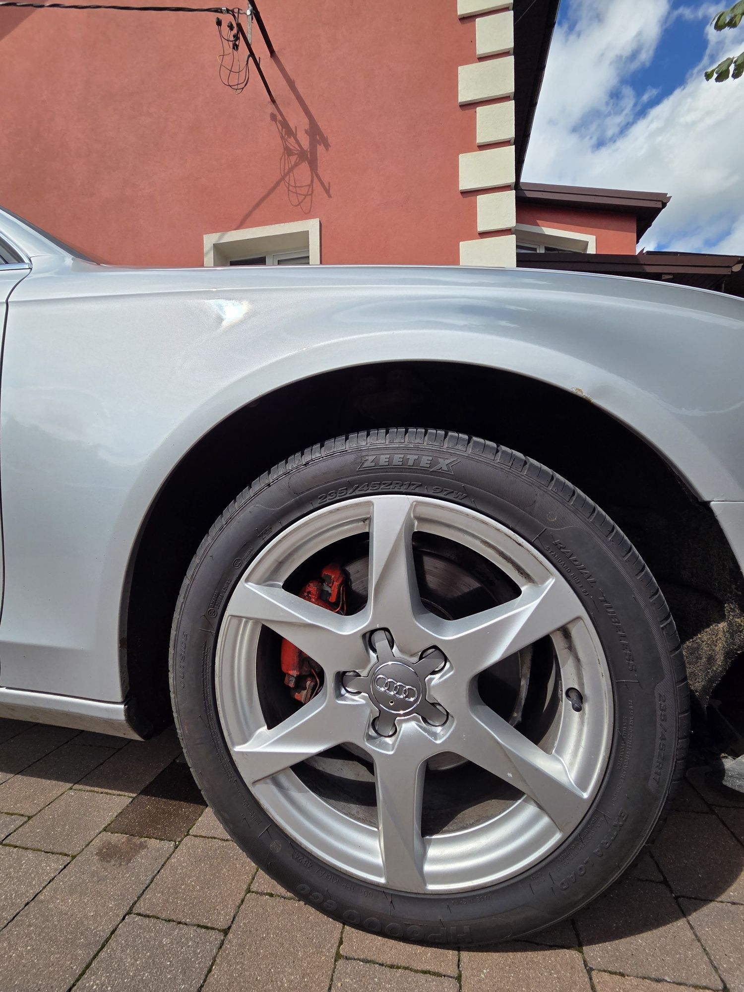 Audi A4 B8 2.0 210KM