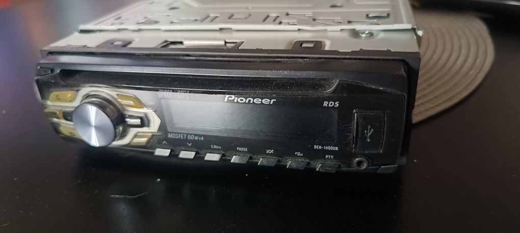 Radioodtwarzacz Pioneer DEH-1400UB