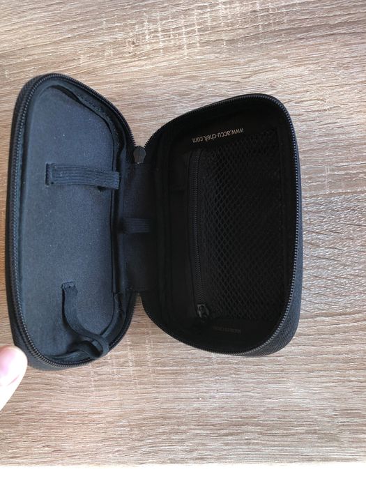 Oddam za darmo dwa etui/pokrowce widoczne na zdjęciach