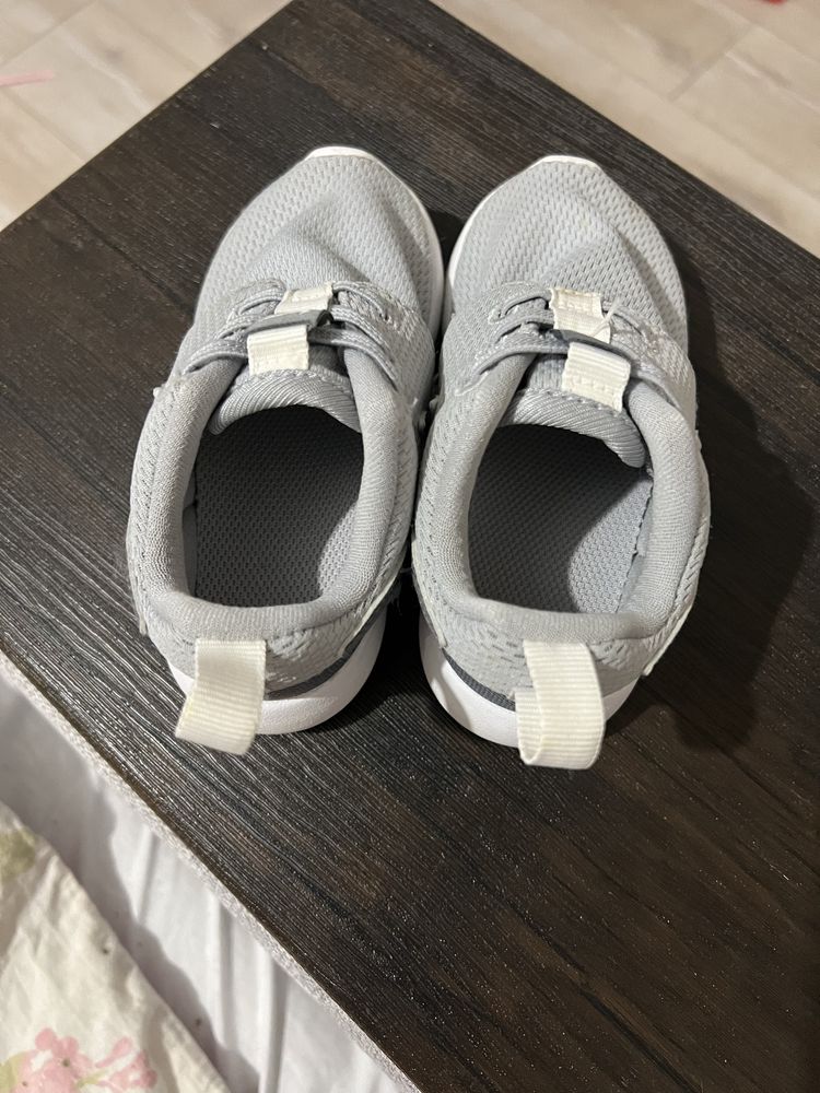 Кросівки сірі Nike 23,5