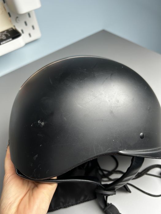 Czarny regulowany kask hkm 55-57cm r.M