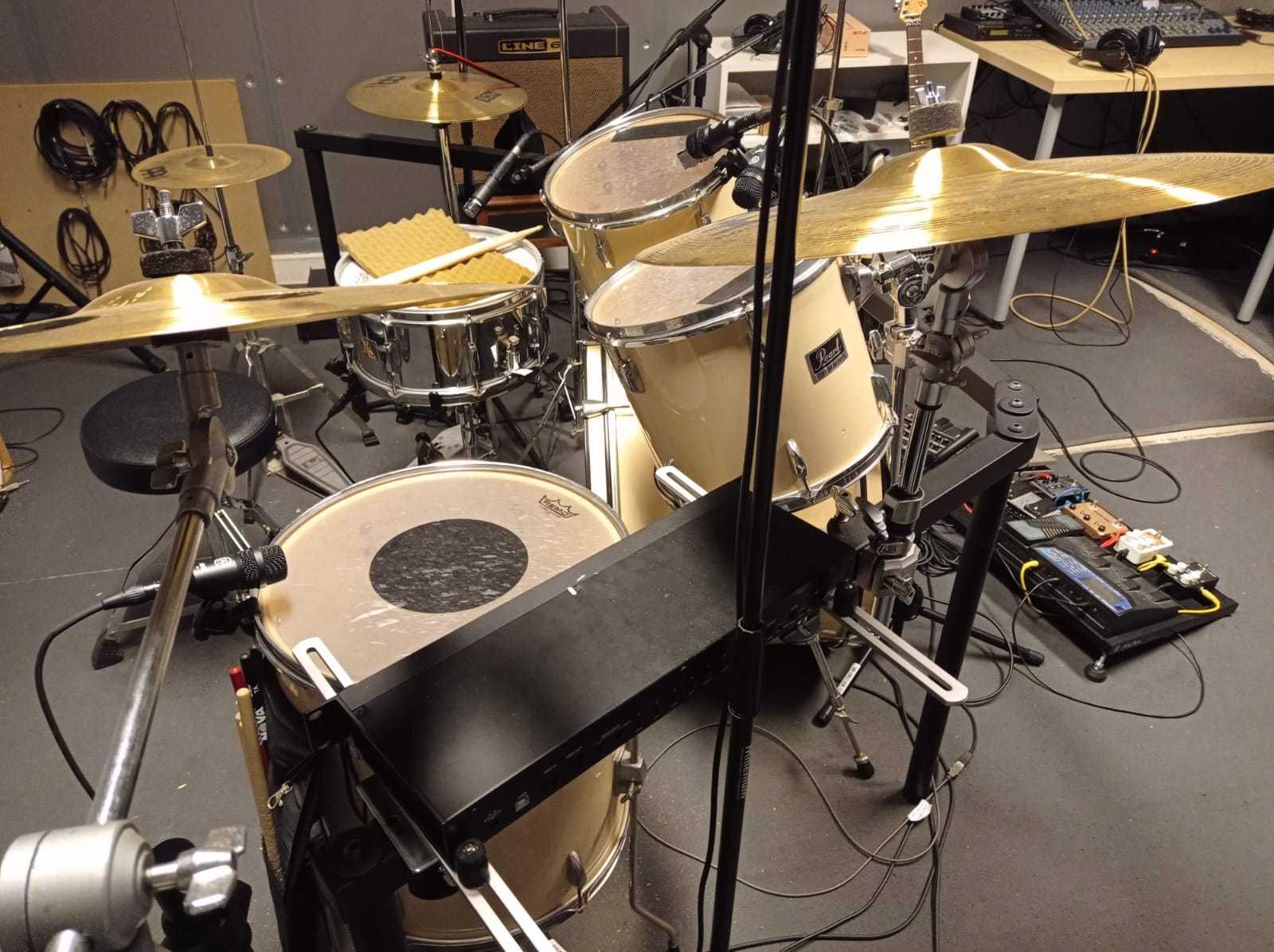 Bateria Eletrônica Pearl. Bom estado.