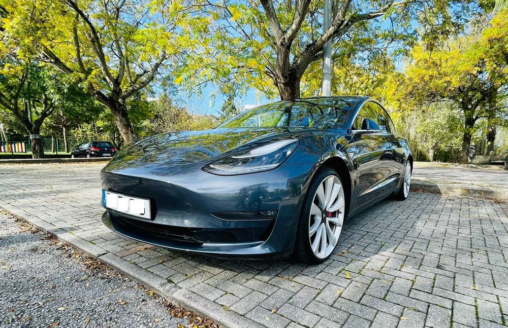 TESLA MODEL 3 PERFORMANCE