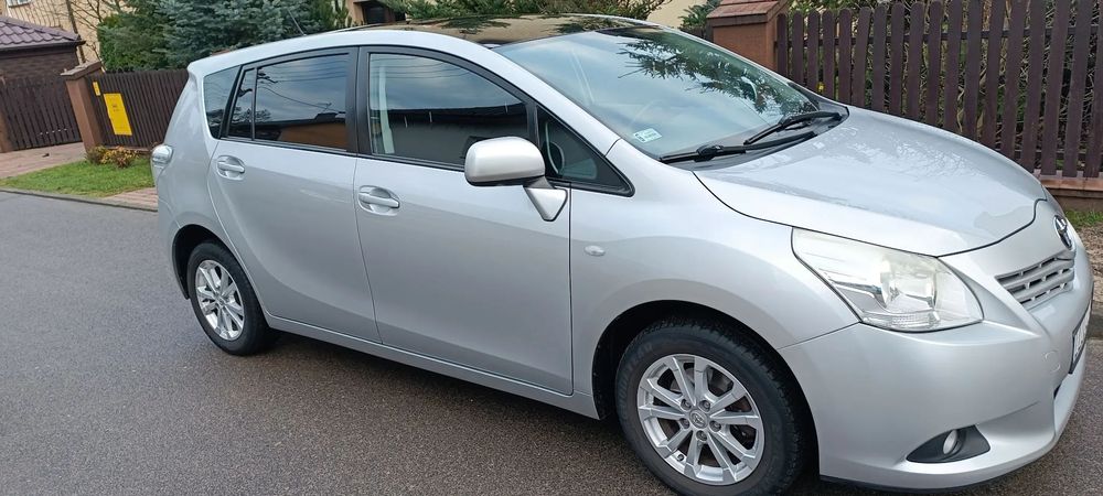 Toyota Verso Toyota Verso 2011r 2.0 D4D 126 KM 5 os.