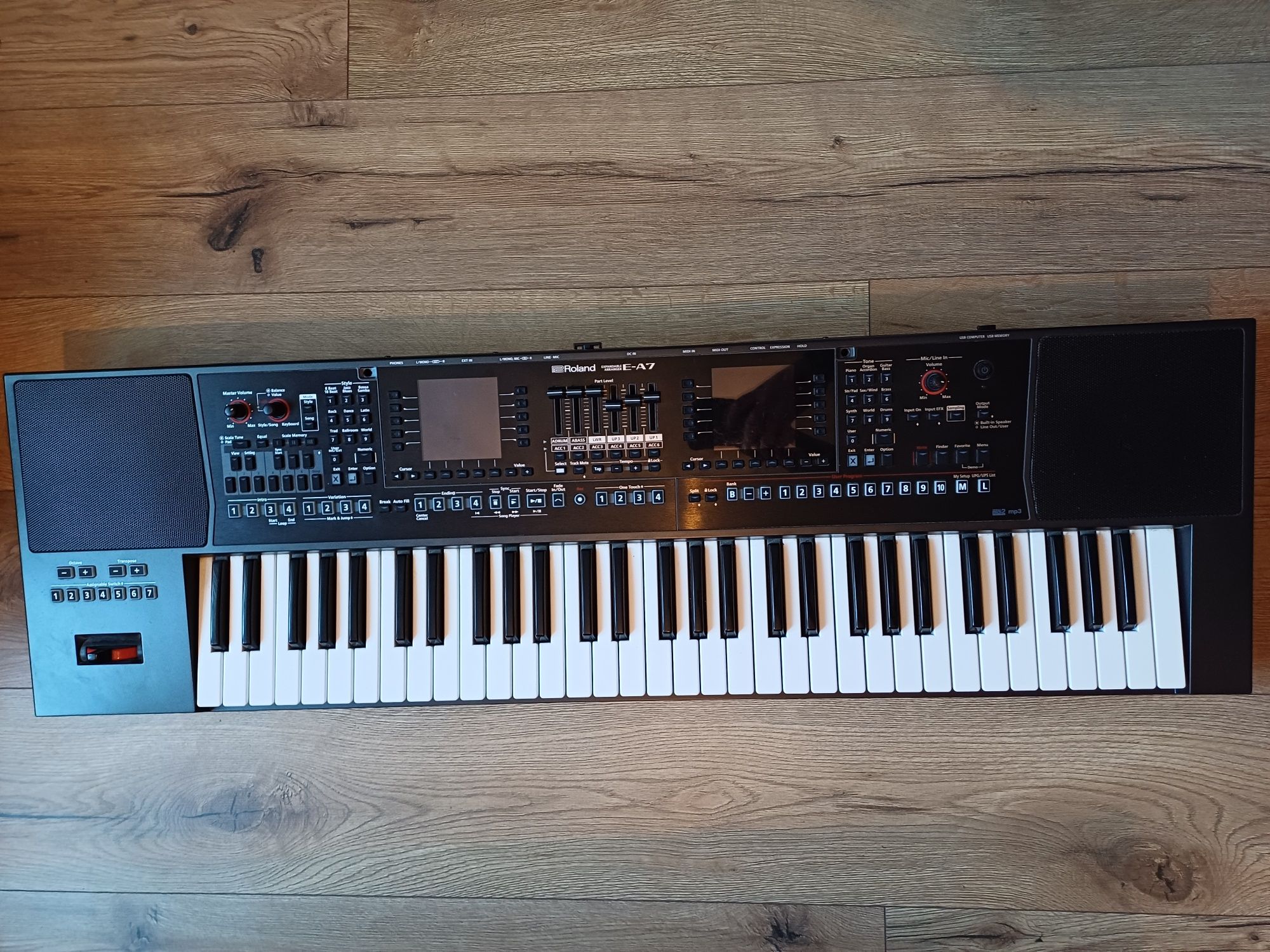 Roland EA7 keyboard klawisz organy