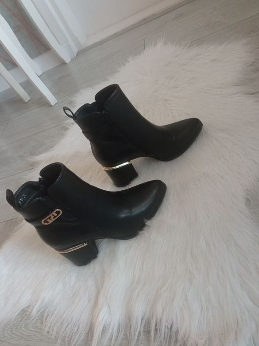 Botki, kozaki damskie 39 na obcasie, nowe, czarne, sliczne!!