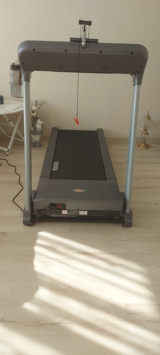 Бігова доріжка нова