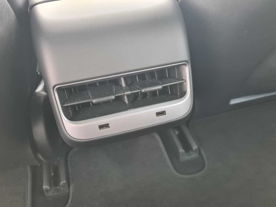 Tesla
Model 3 Standard Range Plus RWD