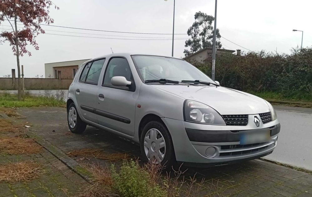 Renault Clio 2002 - Apenas 184000km